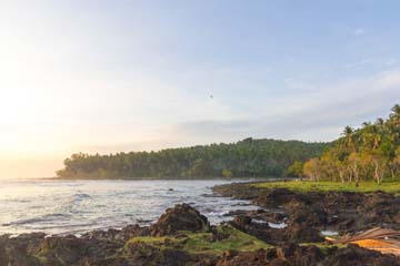 <b class="font-bara"><i class="bi bi-geo-fill h4"></i> Bayabas Surfing Site</b> <br/>